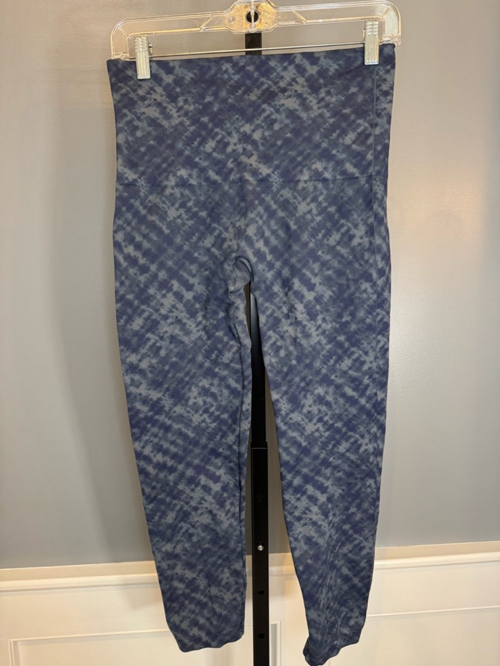 SPANX Look At Me Now Cropped Leggings Blue Tie Dye Seamless XL - Picture 6 of 9